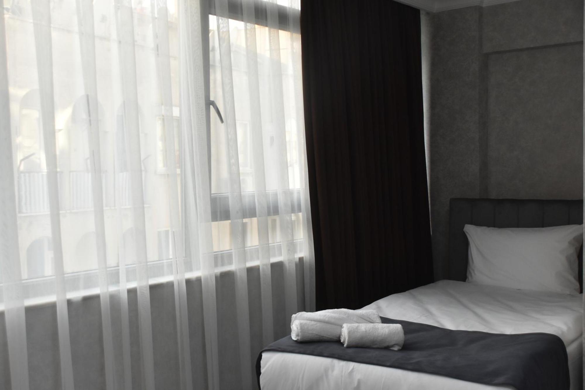 Otel Palmera House *