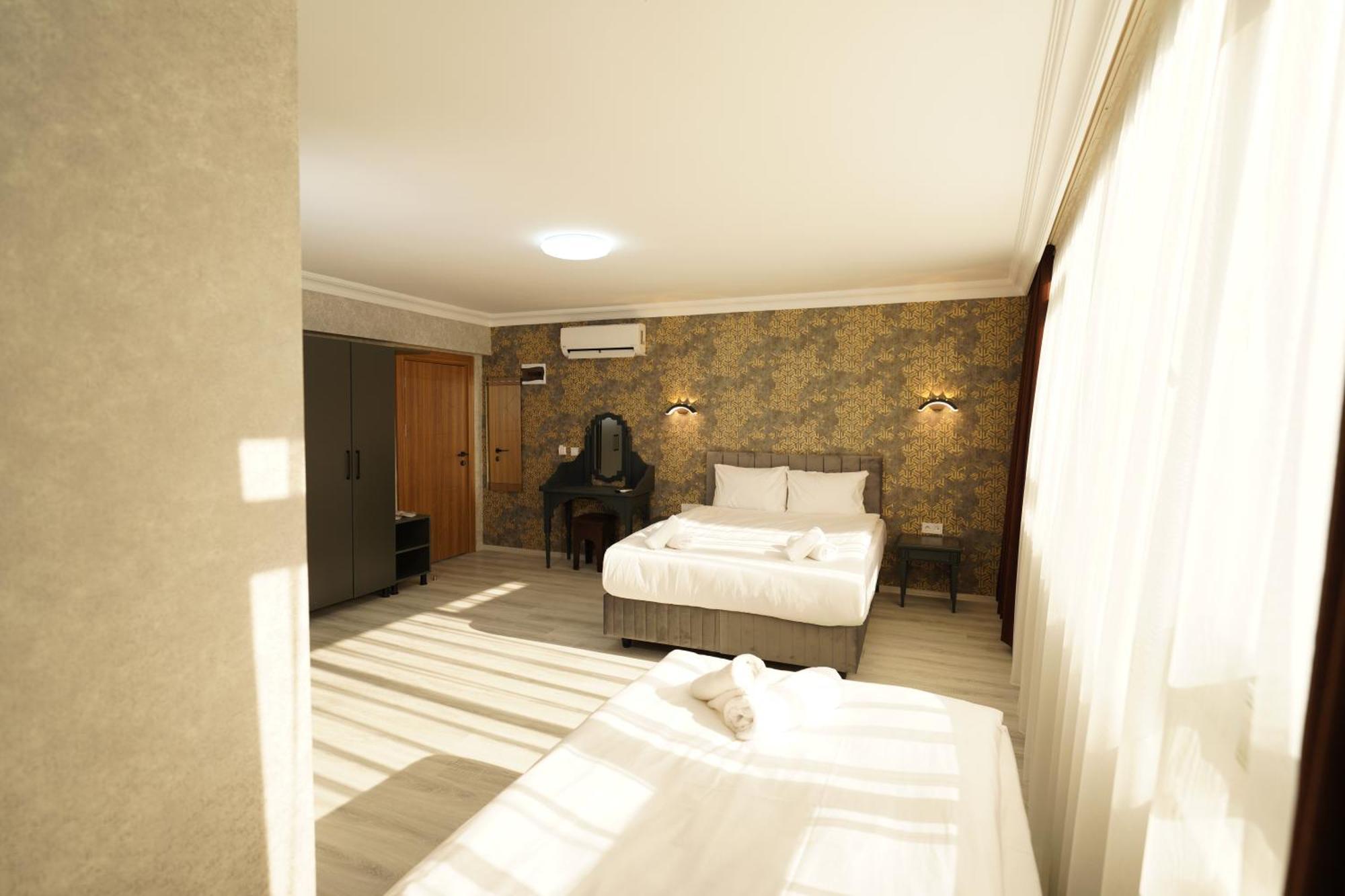Palmera House Otel *