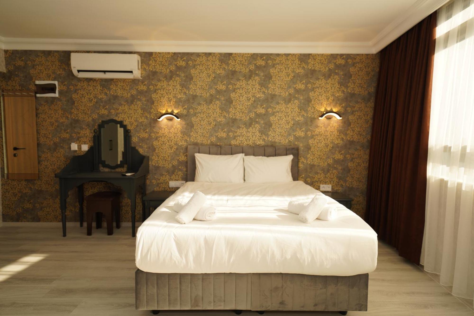 Otel Palmera House *